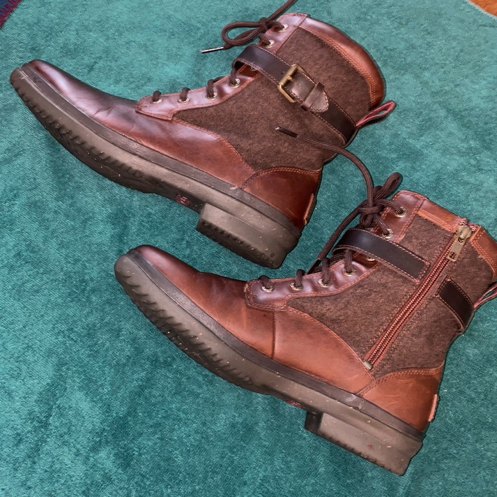 UGG Brown Leather & Wool Lace-Up Winter Boots